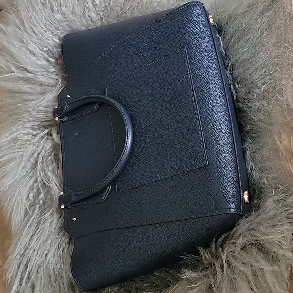 NWT Michael Kors Hayes Tote - Picture 3 of 4